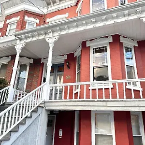 Apartment Classical Isbills Row House Close To Nyc, Bayonne